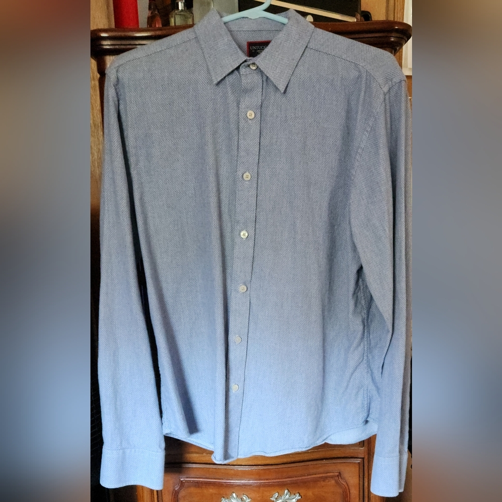 UNTUCKit Men's linen LS light blueish/white diamond Casual dress shirt